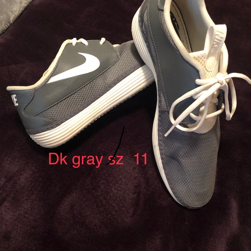 Men’s / boys tennis shoes